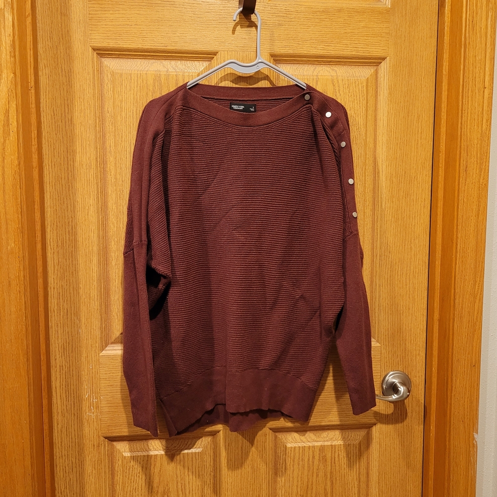 Simply Vera Vera Wang Men's Maroon Crewneck Sweater
